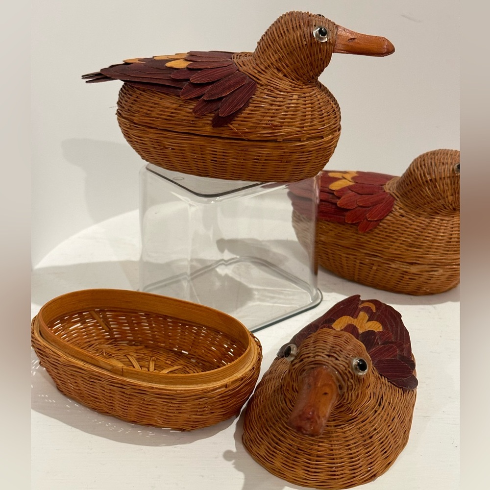 Vintage Woven Rattan Wicker Little Basket Duck Farmhouse Brown (05000) - Picture 4 of 11